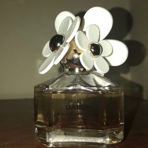 MARC JACOBS DAISY